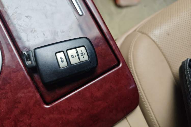 Used Toyota Camry 2012 2.5G Luxury Edition Vehicle Key