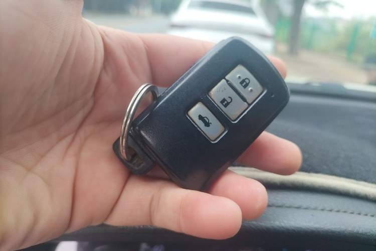 Used Toyota Camry 2012 2.5G Luxury Edition Vehicle Key