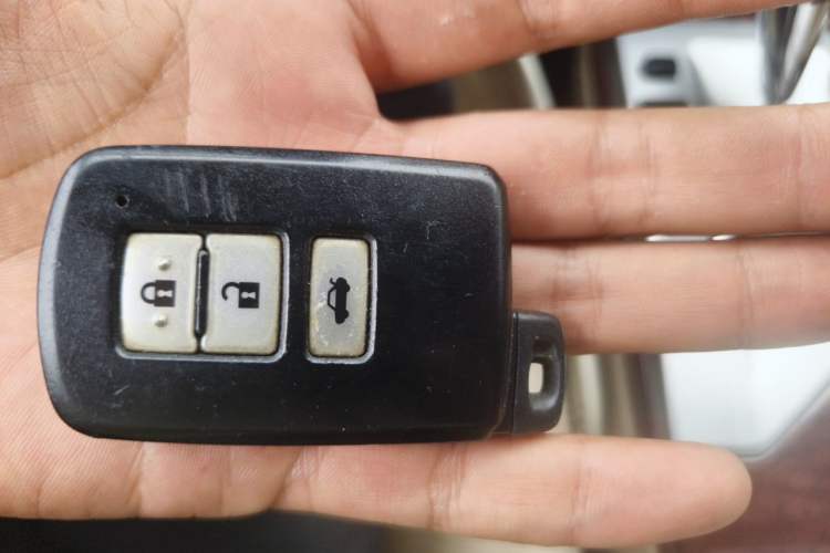 Used Toyota Camry 2012 2.5G Luxury Navigation Edition Vehicle Key