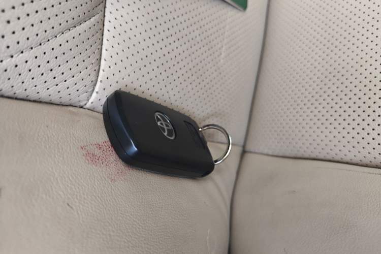 Used Toyota Camry 2012 2.5G Luxury Edition Vehicle Key