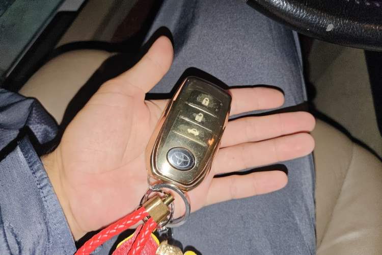 Used Toyota Camry 2012 2.5G Luxury Navigation Edition Vehicle Key
