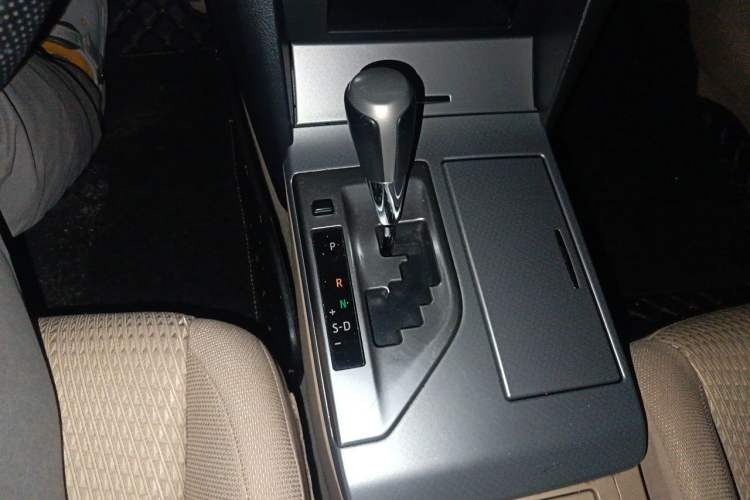 Used Toyota Camry 2012 Junrui 2.0S Radiant Edition Gear Lever