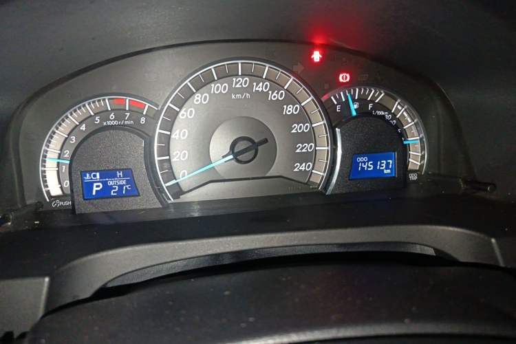Used Toyota Camry 2012 Junrui 2.0S Radiant Edition Odometer Close Up