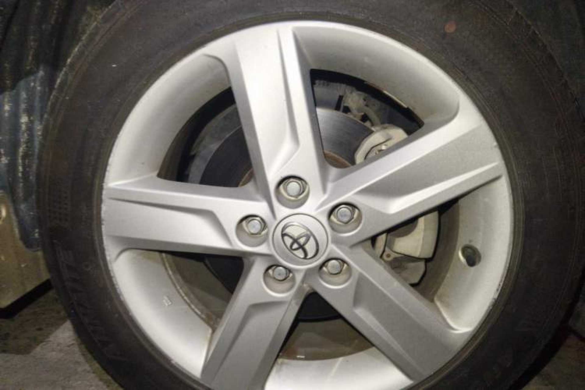 Used Toyota Camry 2012 Junrui 2.0S Radiant Edition Right Front Wheel Hub