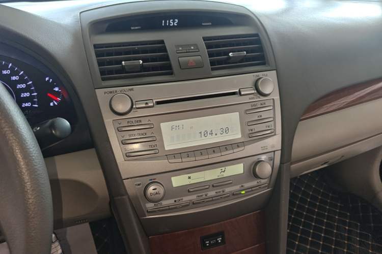Used Toyota Camry 2013 200E Classic Elite Edition Audio And AC Panel