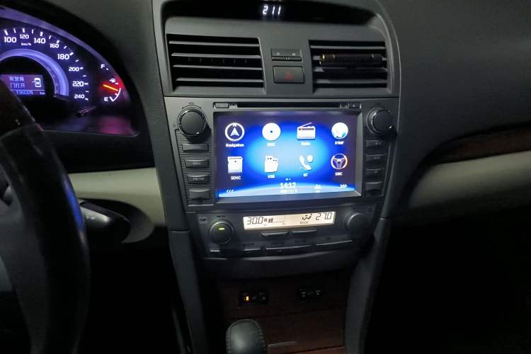 Used Toyota Camry 2013 200G Classic Luxury Edition Audio And AC Panel