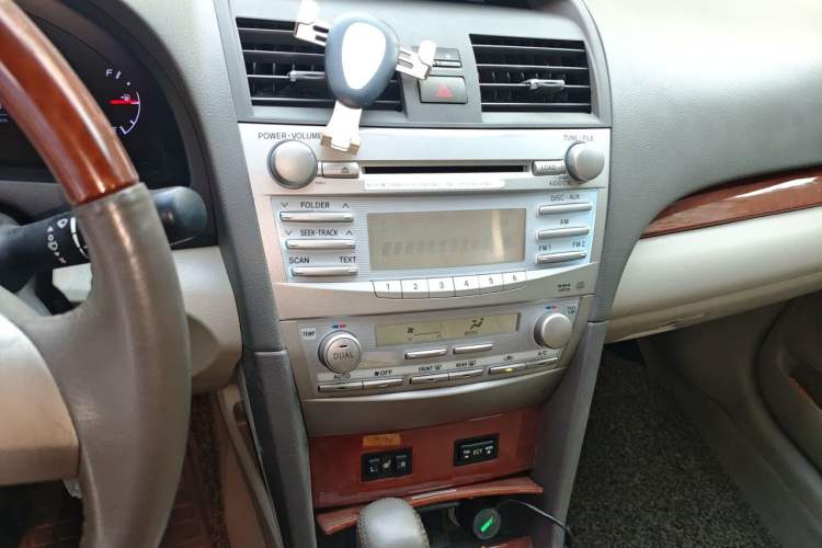 Used Toyota Camry 2013 200G Classic Luxury Edition Audio And AC Panel
