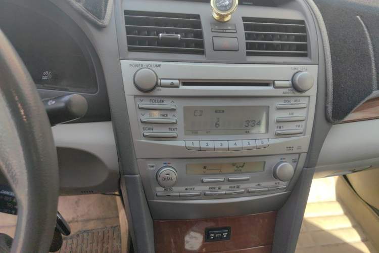 Used Toyota Camry 2013 200E Classic Elite Edition Audio And AC Panel