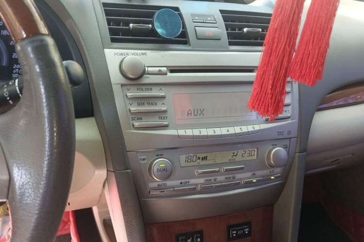 Used Toyota Camry 2013 200G Classic Luxury Edition Audio And AC Panel