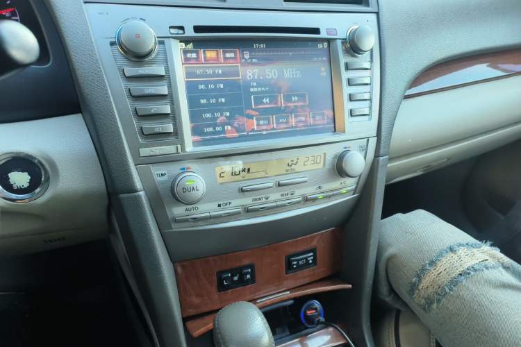 Used Toyota Camry 2013 200G Classic Luxury Edition Audio And AC Panel