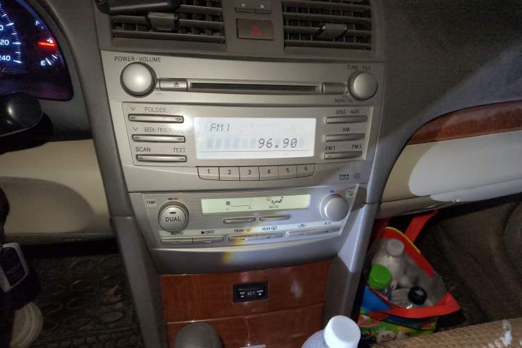 Used Toyota Camry 2013 200E Classic Elite Edition Audio And AC Panel