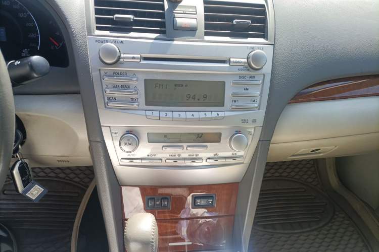 Used Toyota Camry 2013 200G Classic Luxury Edition Audio And AC Panel