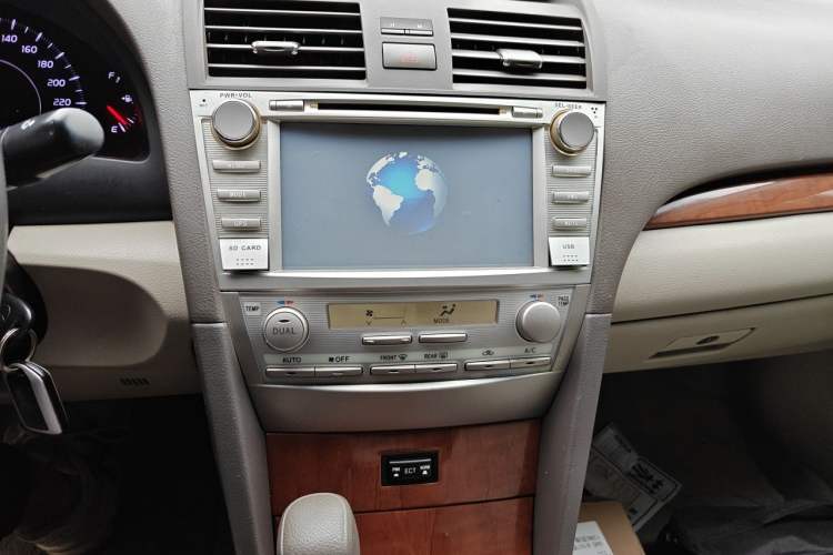 Used Toyota Camry 2013 200E Classic Elite Edition Audio And AC Panel