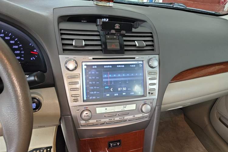 Used Toyota Camry 2013 200E Classic Elite Edition Audio And AC Panel