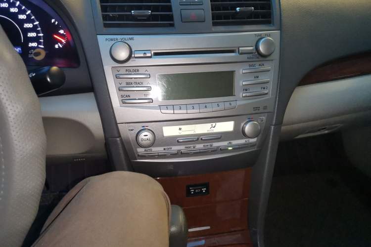 Used Toyota Camry 2013 200E Classic Elite Edition Audio And AC Panel