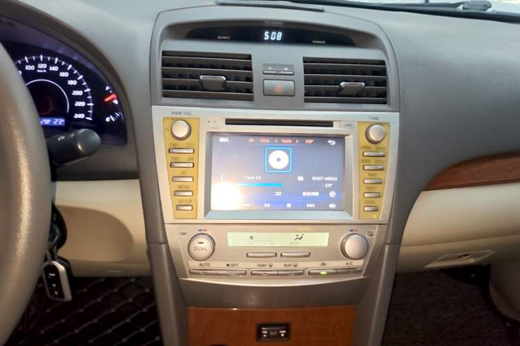 Used Toyota Camry 2013 200E Classic Elite Edition Audio And AC Panel