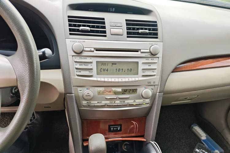 Used Toyota Camry 2013 200E Classic Elite Edition Audio And AC Panel