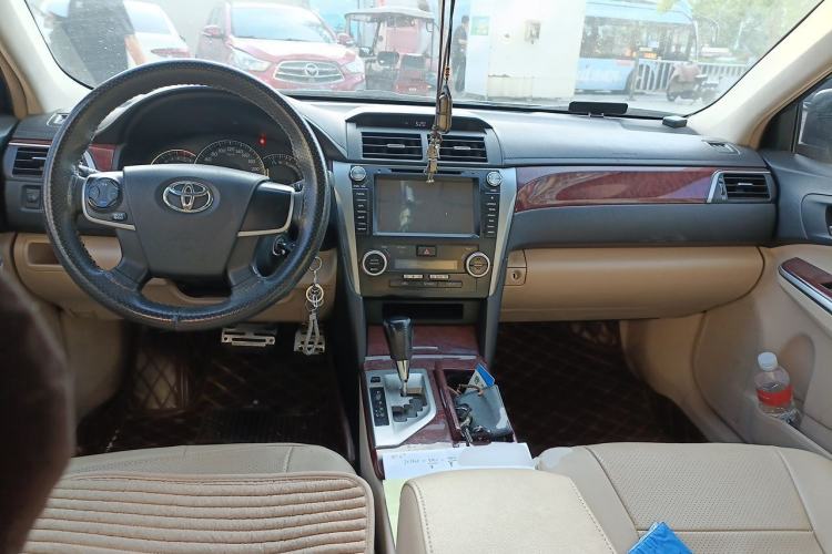 Used Toyota Camry 2013 2.0E Elite Edition Center Console
