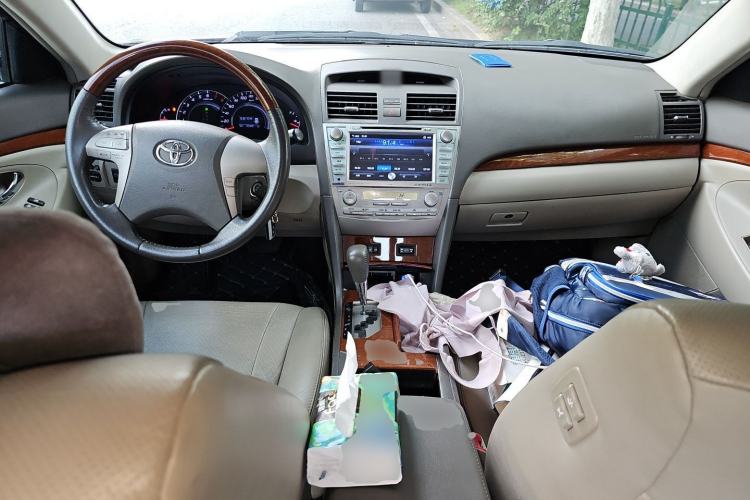 Used Toyota Camry 2013 200G Classic Luxury Edition Center Console