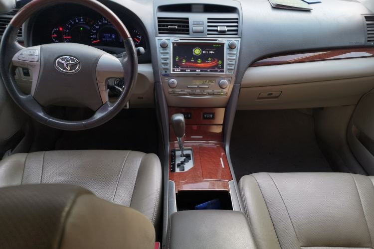 Used Toyota Camry 2013 200G Classic Luxury Edition Center Console