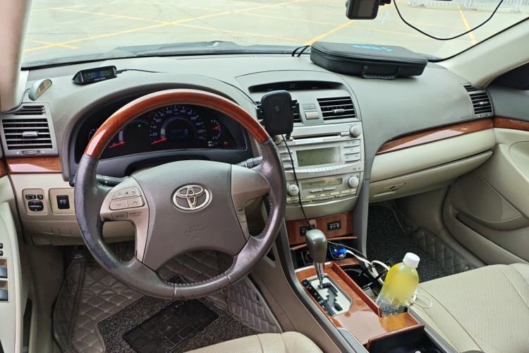 Used Toyota Camry 2013 200G Classic Luxury Edition Center Console
