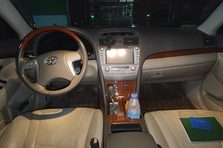 Used Toyota Camry 2013 200G Classic Luxury Edition Center Console