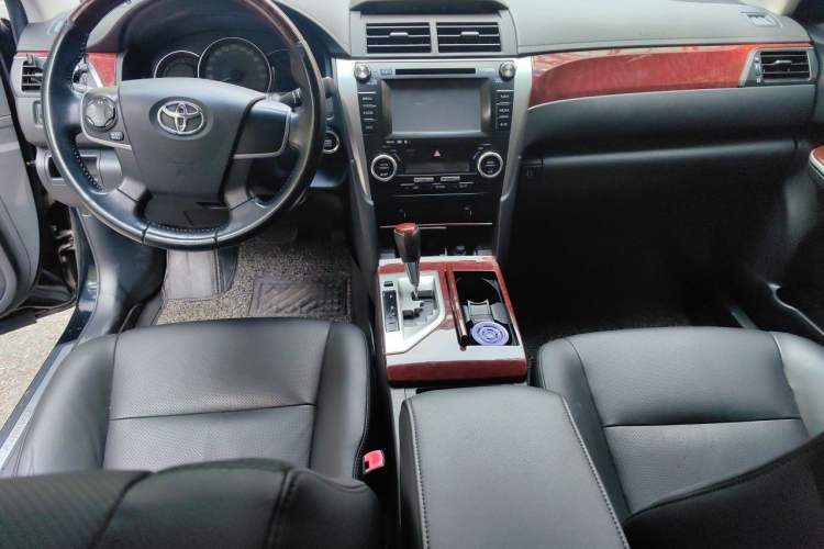 Used Toyota Camry 2013 2.5G Comfort Edition Center Console