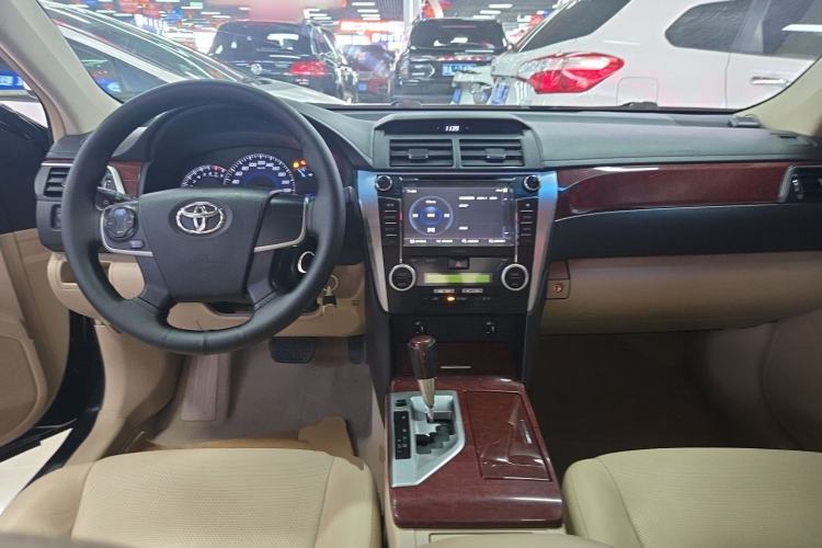 Used Toyota Camry 2013 2.5G Comfort Edition Center Console