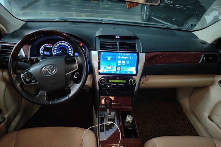 Used Toyota Camry 2013 2.5G Comfort Edition Center Console