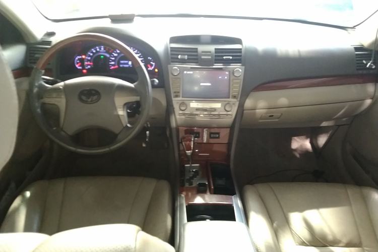 Used Toyota Camry 2013 200G Classic Luxury Edition Center Console
