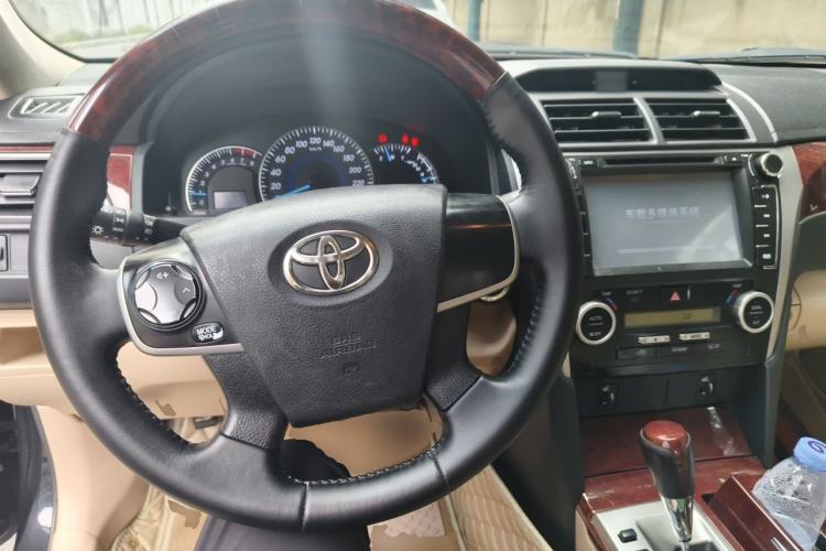 Used Toyota Camry 2013 2.0G Comfort Edition Center Console