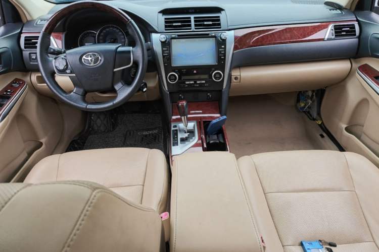 Used Toyota Camry 2013 2.0G Comfort Edition Center Console