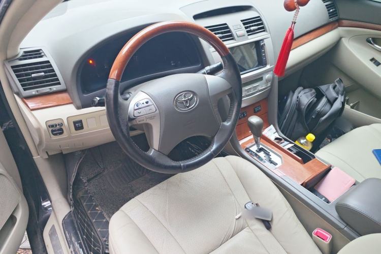 Used Toyota Camry 2013 200G Classic Luxury Edition Center Console