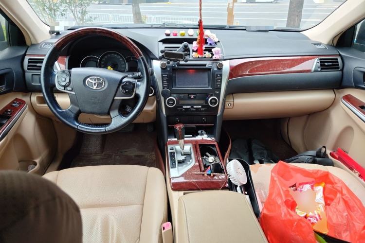 Used Toyota Camry 2013 2.5G Comfort Edition Center Console