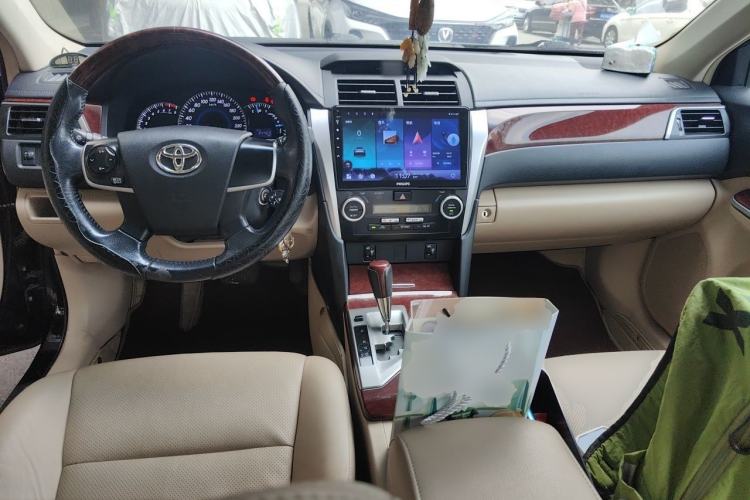Used Toyota Camry 2013 2.5G Comfort Edition Center Console
