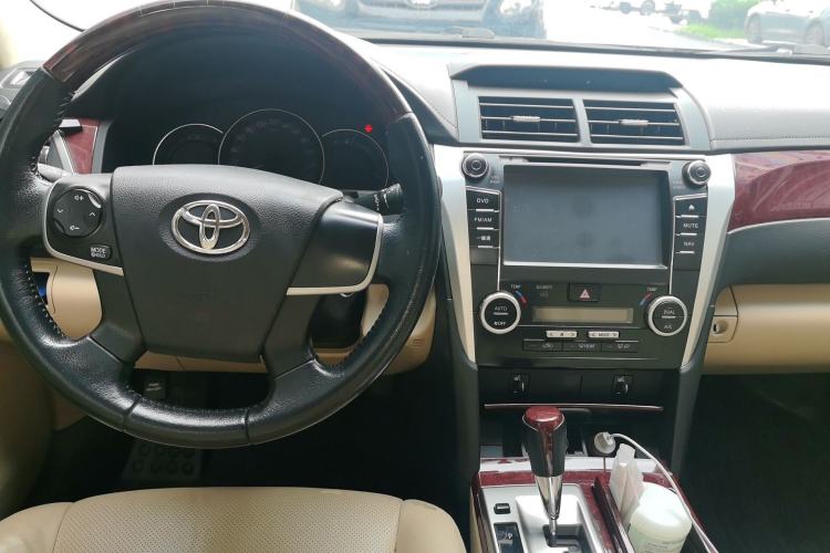 Used Toyota Camry 2013 2.0G Comfort Edition Center Console