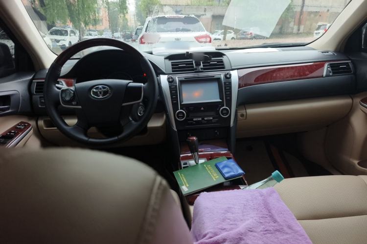 Used Toyota Camry 2013 2.5G Comfort Edition Center Console