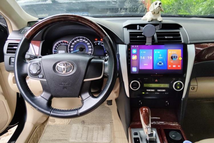 Used Toyota Camry 2013 2.5G Comfort Edition Center Console