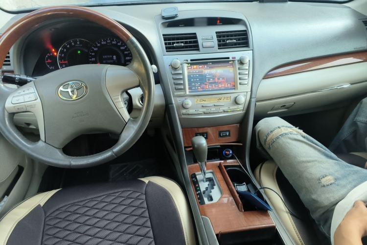 Used Toyota Camry 2013 200G Classic Luxury Edition Center Console