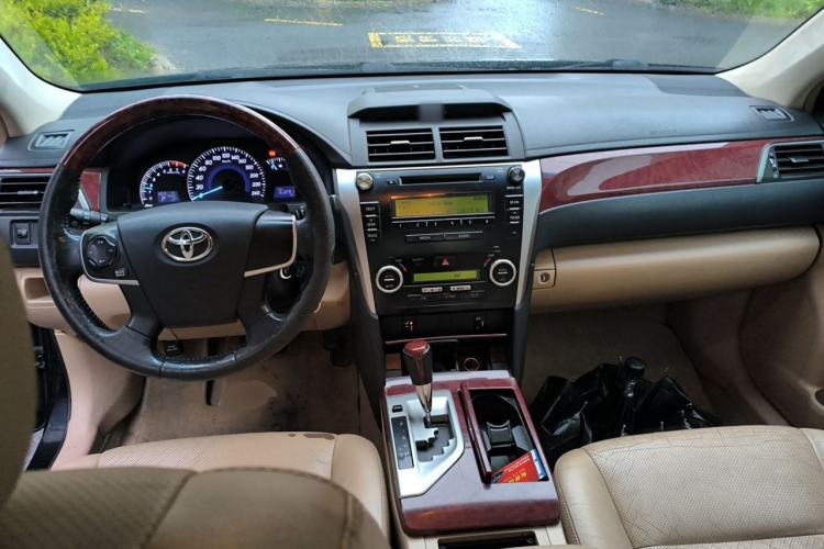 Used Toyota Camry 2013 2.0G Comfort Edition Center Console