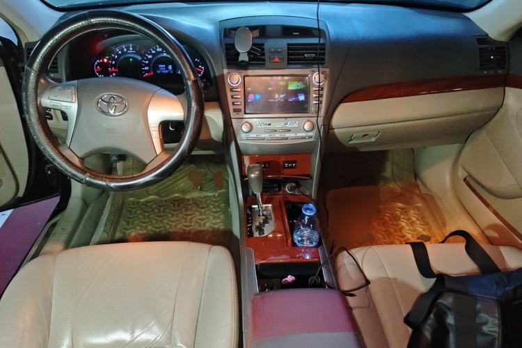 Used Toyota Camry 2013 200G Classic Luxury Edition Center Console