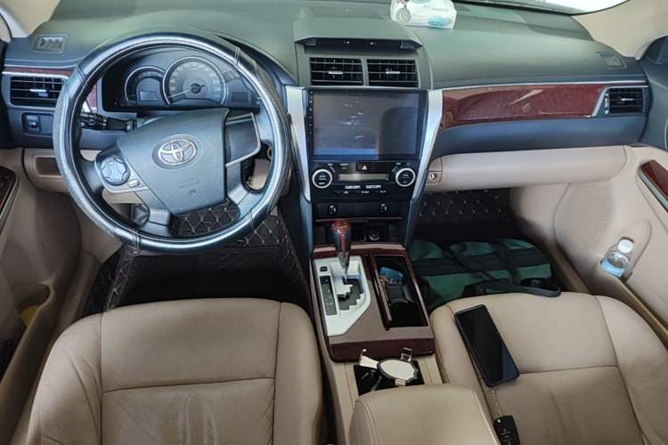 Used Toyota Camry 2013 2.5G Comfort Edition Center Console