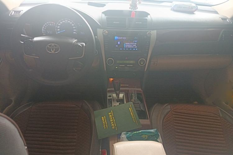 Used Toyota Camry 2013 2.5G Comfort Edition Center Console