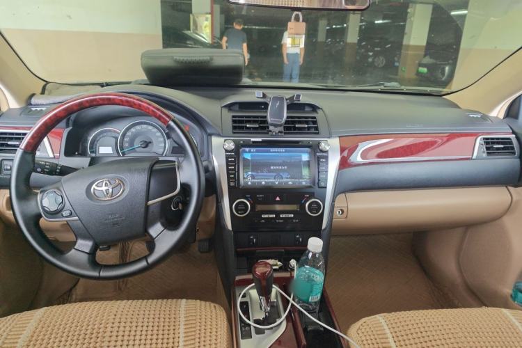 Used Toyota Camry 2013 2.0G Comfort Edition Center Console