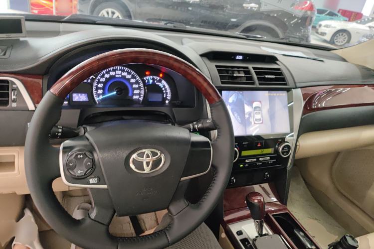 Used Toyota Camry 2013 2.0G Comfort Edition Center Console