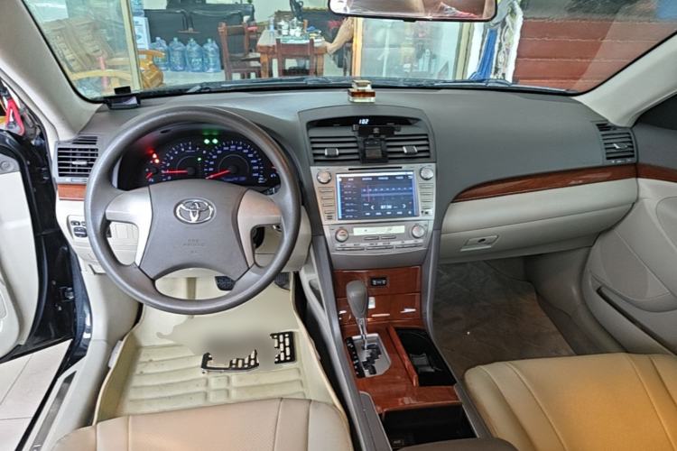 Used Toyota Camry 2013 200E Classic Elite Edition Center Console