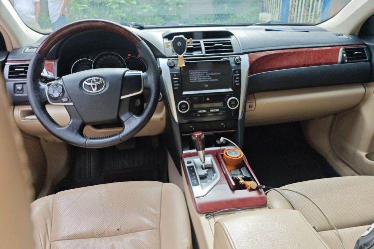 Used Toyota Camry 2013 2.0G Comfort Edition Center Console