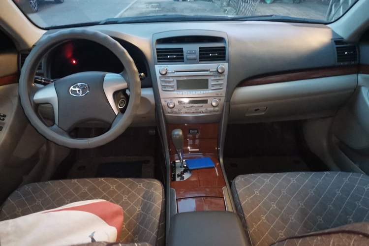 Used Toyota Camry 2013 200E Classic Elite Edition Center Console