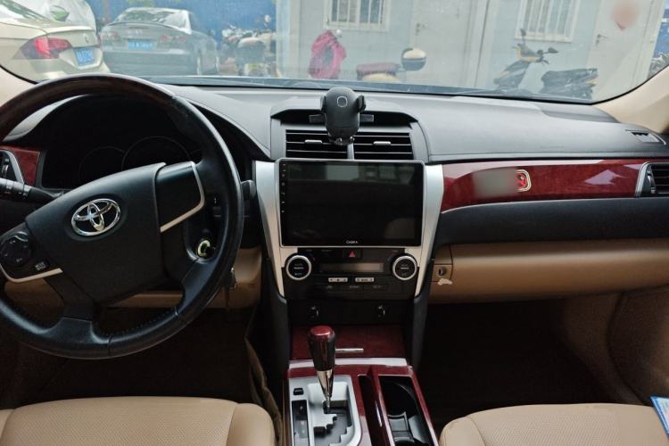 Used Toyota Camry 2013 2.0G Comfort Edition Center Console