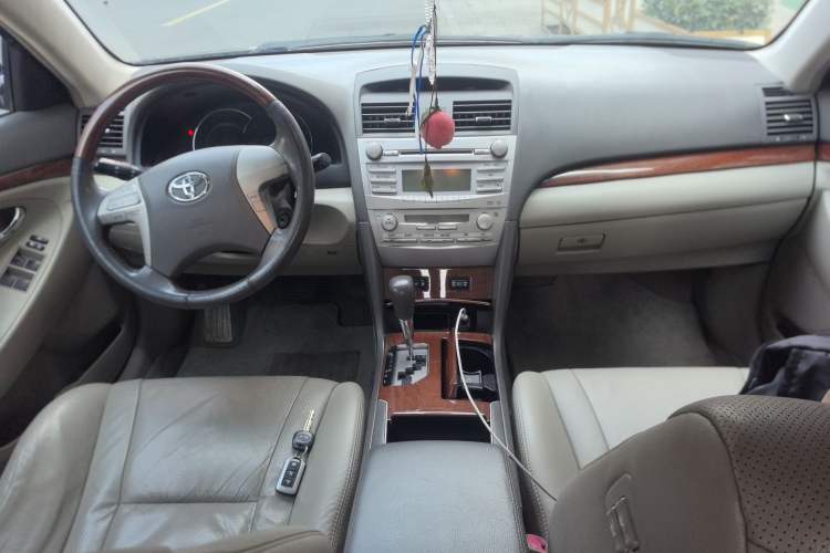 Used Toyota Camry 2013 200G Classic Luxury Edition Center Console